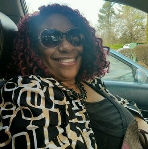 Meet your Posher, Ellen